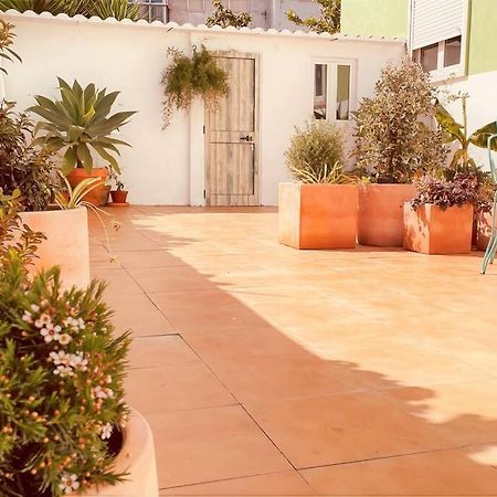 Cozy Apartment With Private Courtyard Barcarena Luaran gambar