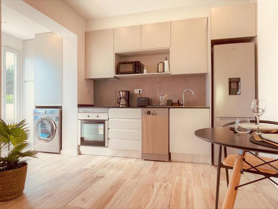 Cozy Apartment With Private Courtyard Barcarena Luaran gambar