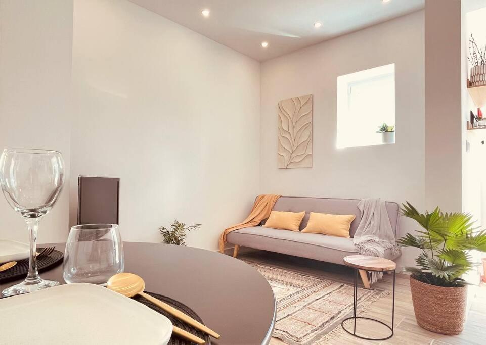 Cozy Apartment With Private Courtyard Barcarena Luaran gambar