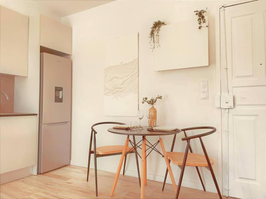Cozy Apartment With Private Courtyard Barcarena Luaran gambar