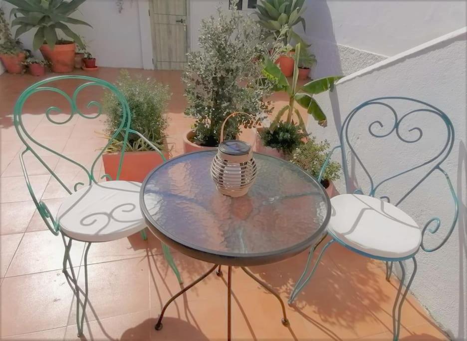 Cozy Apartment With Private Courtyard Barcarena Luaran gambar