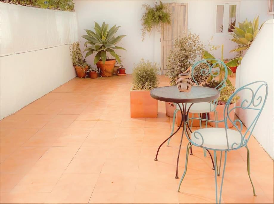 Cozy Apartment With Private Courtyard Barcarena Luaran gambar