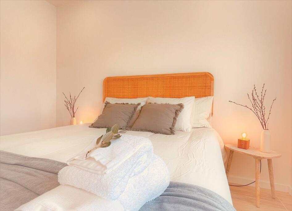 Cozy Apartment With Private Courtyard Barcarena Luaran gambar
