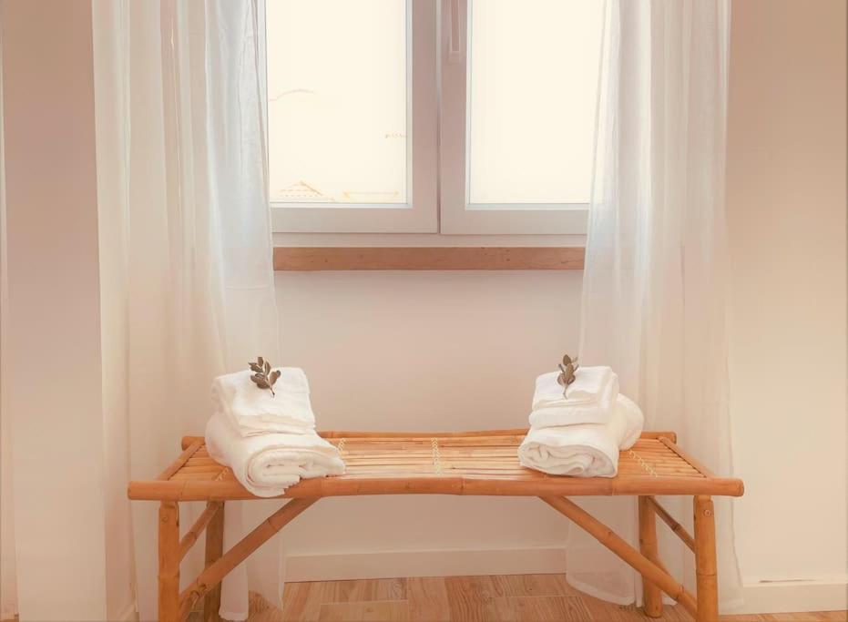 Cozy Apartment With Private Courtyard Barcarena Luaran gambar